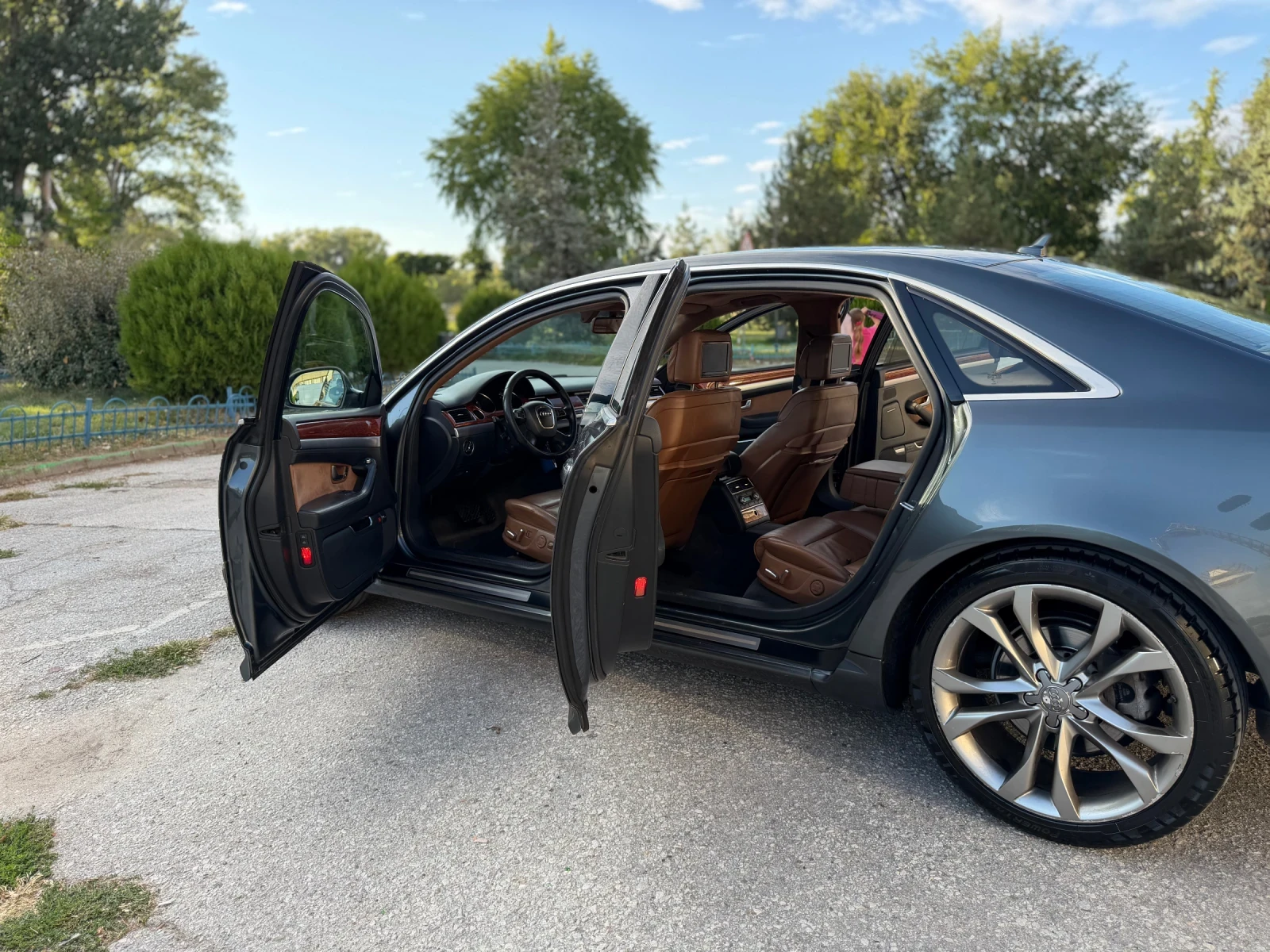 Audi A8, снимка 13 - Автомобили и джипове - 56341886