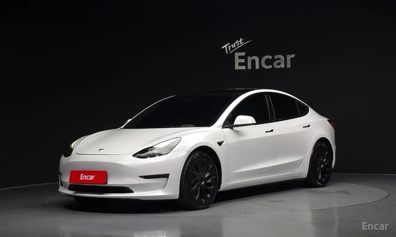 Tesla Model 3 LONG* ТЕРМОПОМПА* ПОДГРЕВ ОТЗАД И НА ВОЛАН, снимка 3 - Автомобили и джипове - 56007969
