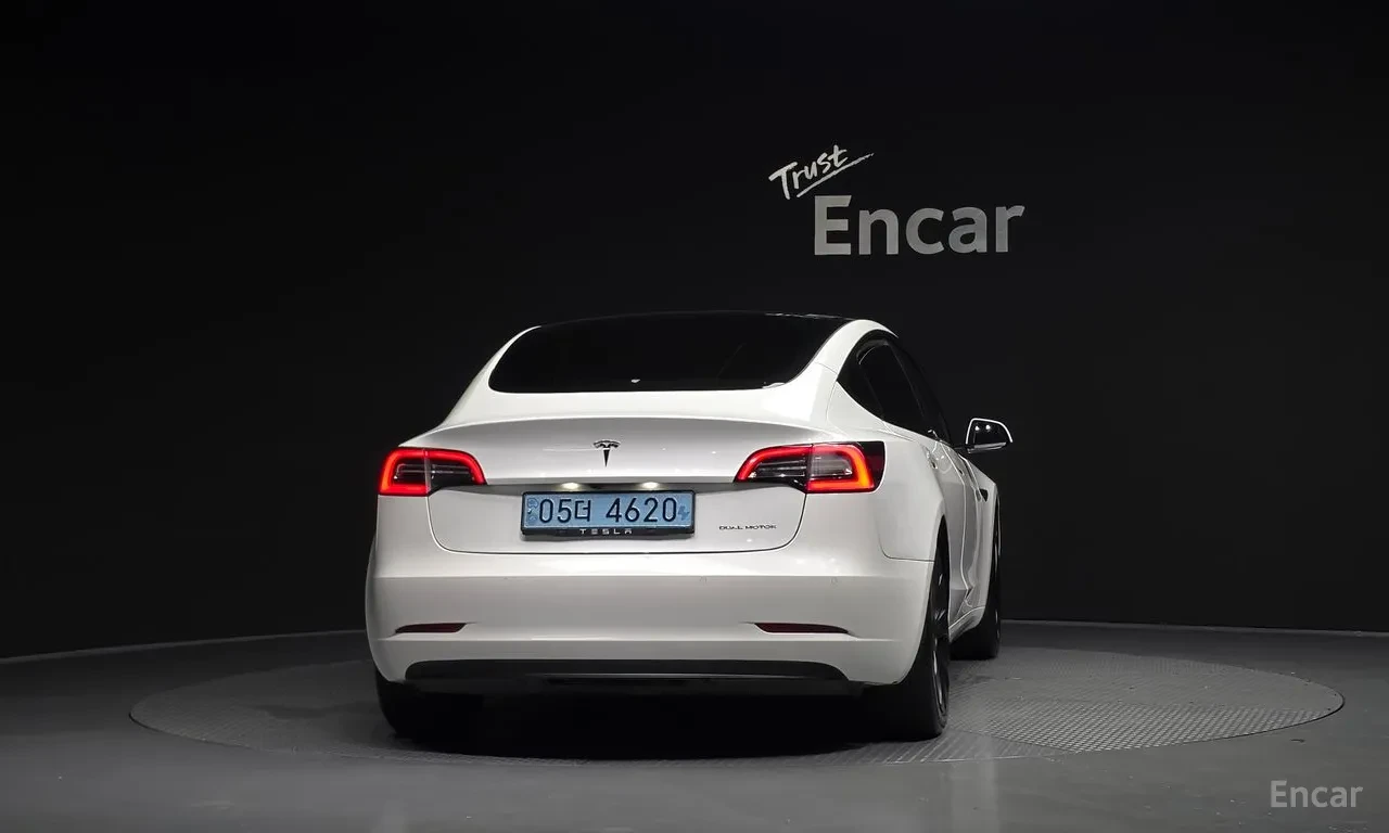 Tesla Model 3 LONG* ТЕРМОПОМПА* ПОДГРЕВ ОТЗАД И НА ВОЛАН, снимка 2 - Автомобили и джипове - 56007969