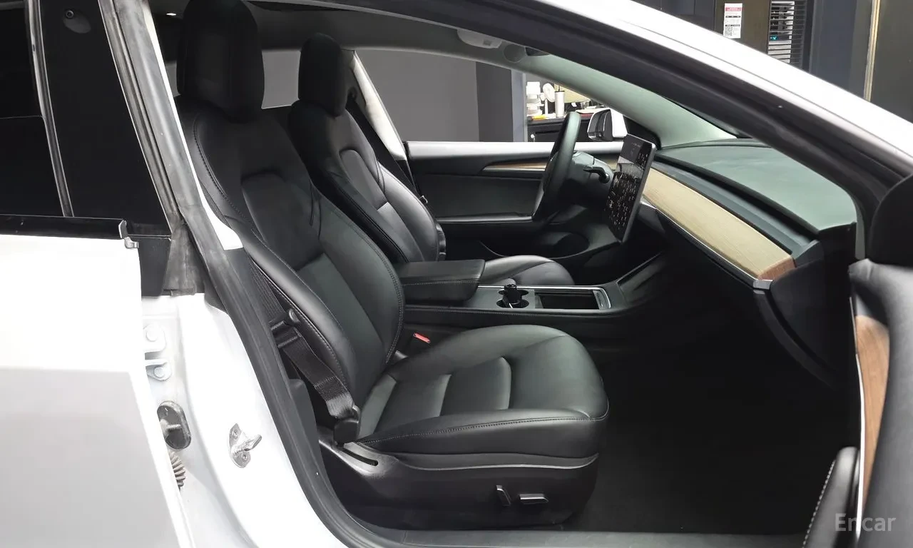 Tesla Model 3 LONG* ТЕРМОПОМПА* ПОДГРЕВ ОТЗАД И НА ВОЛАН, снимка 16 - Автомобили и джипове - 56007969