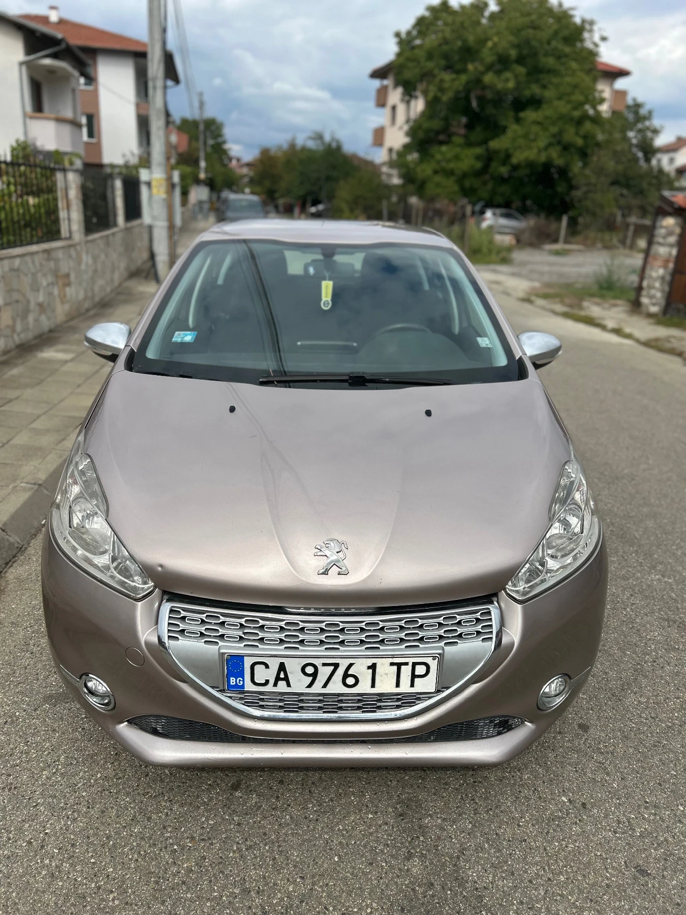 Peugeot 208 SILVER EDITION, снимка 3 - Автомобили и джипове - 56240007