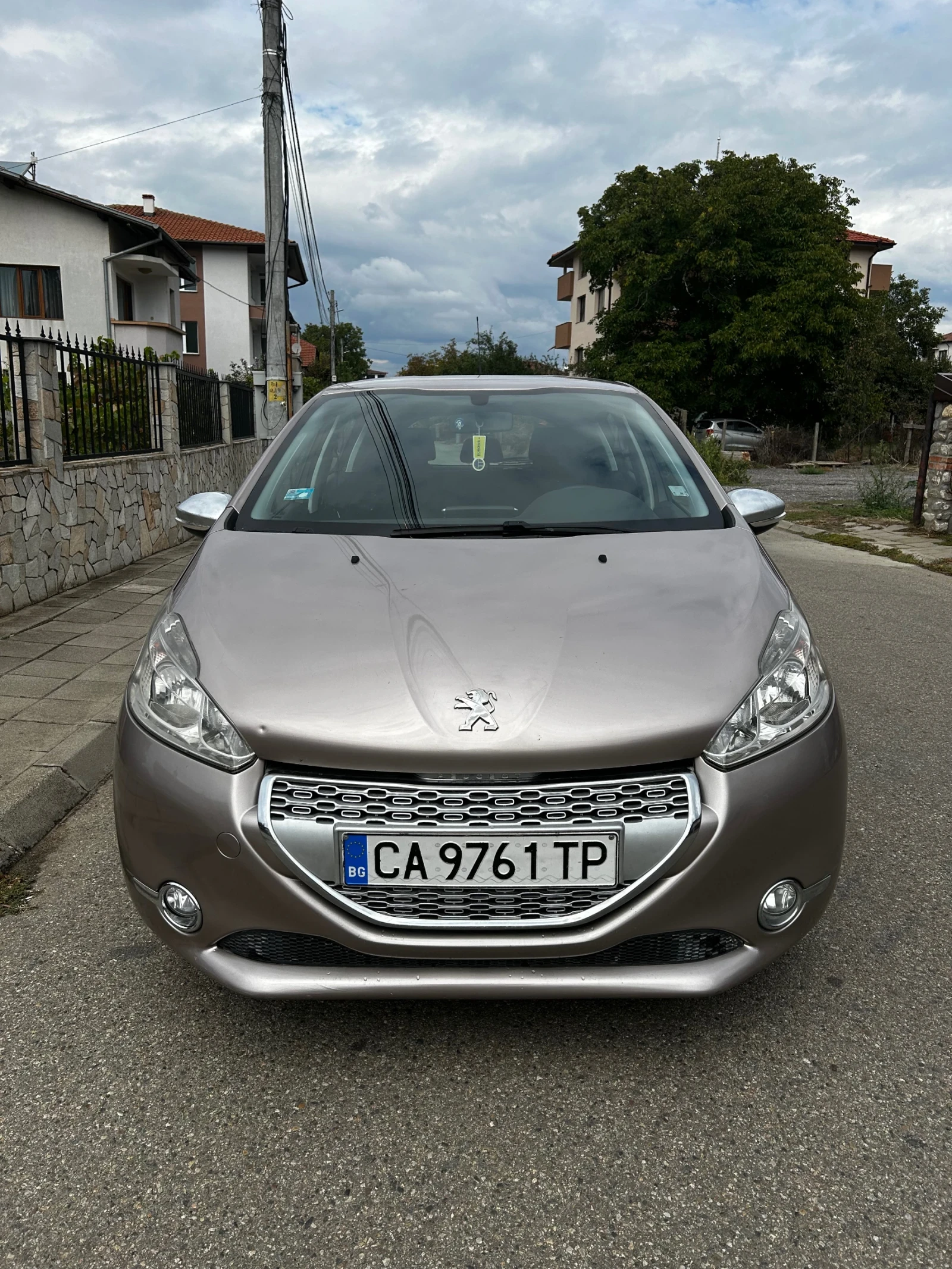 Peugeot 208 SILVER EDITION