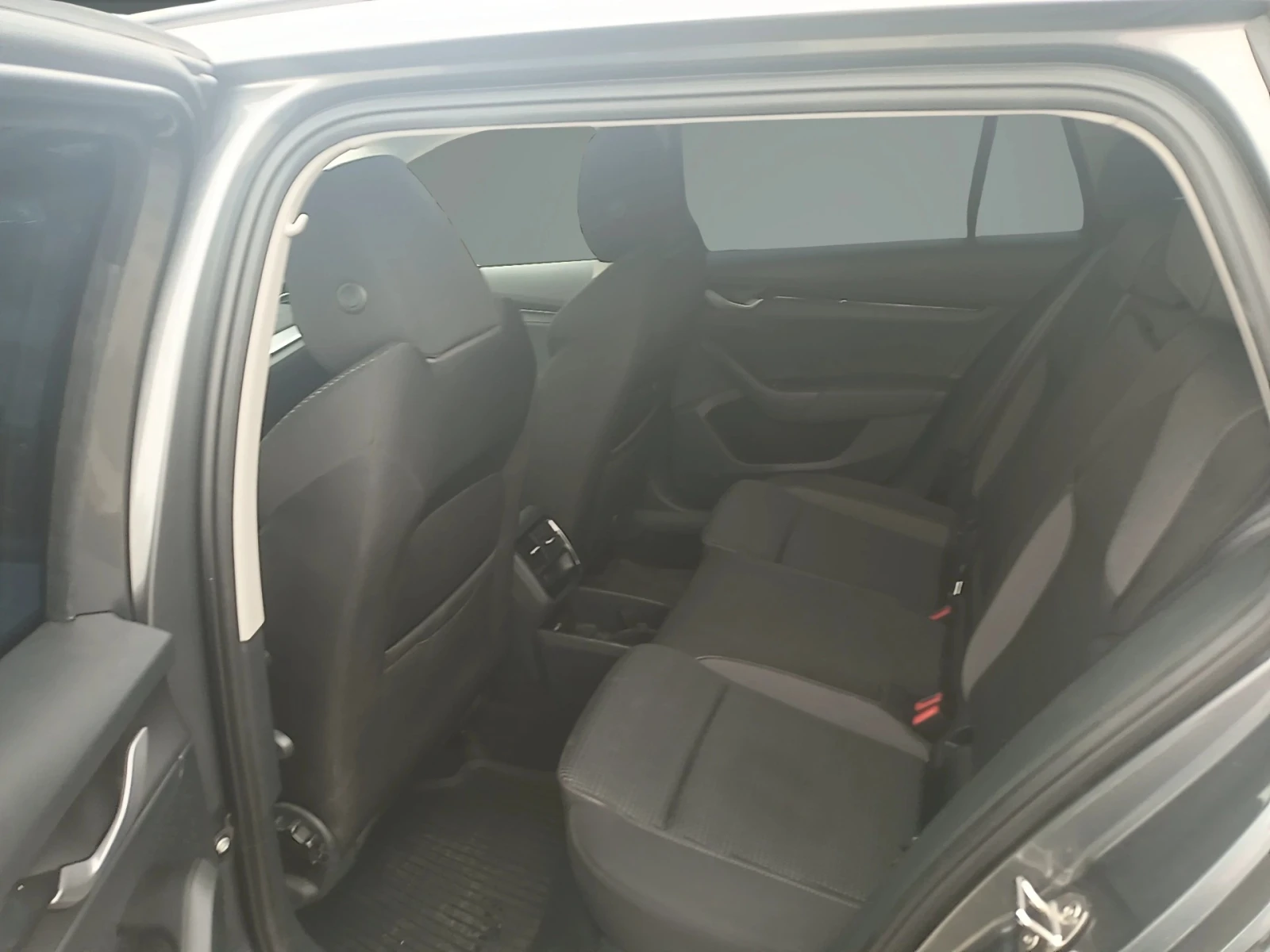 Skoda Octavia 1.5TSI / 6MT, снимка 12 - Автомобили и джипове - 56231079