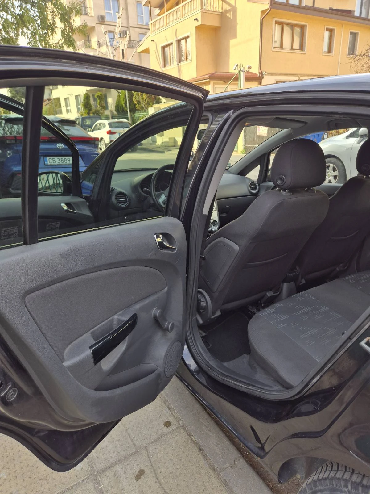 Opel Corsa, снимка 3 - Автомобили и джипове - 56452011