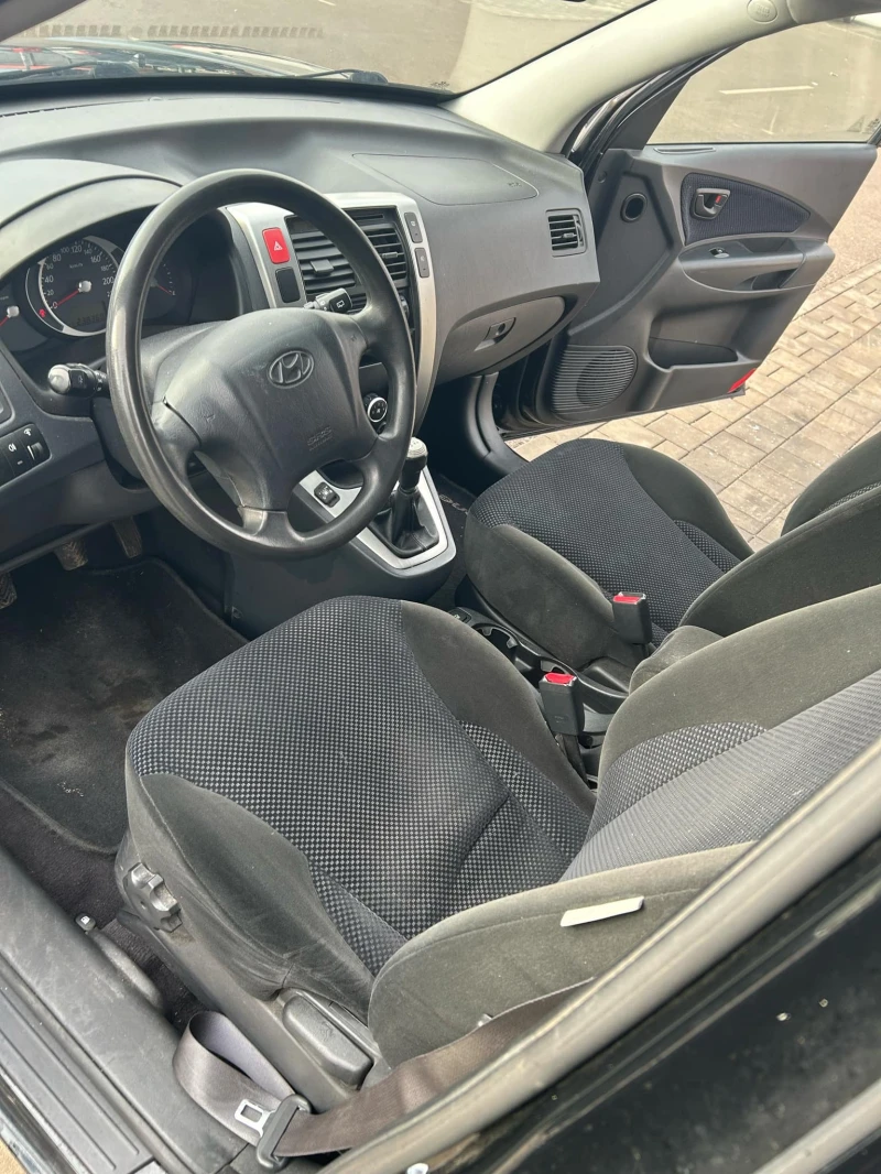 Hyundai Tucson, снимка 7 - Автомобили и джипове - 49315953