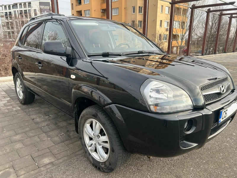 Hyundai Tucson, снимка 1 - Автомобили и джипове - 49315953