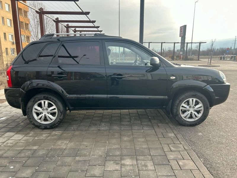 Hyundai Tucson, снимка 6 - Автомобили и джипове - 49315953