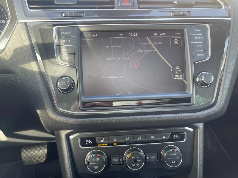 VW Tiguan 2.0TDI* DSG* Digital* LED, снимка 3 - Автомобили и джипове - 52886376