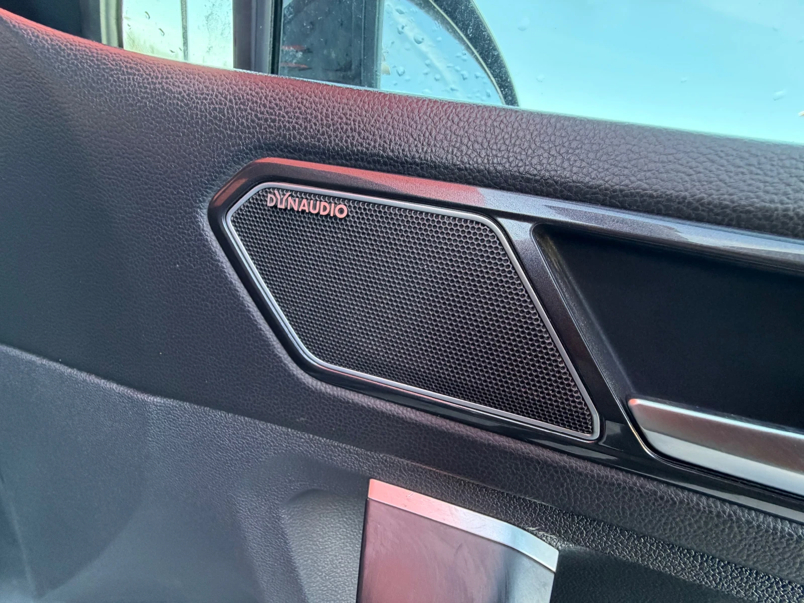 VW Tiguan 2.0TDI* DSG* Digital* LED, снимка 13 - Автомобили и джипове - 52886376