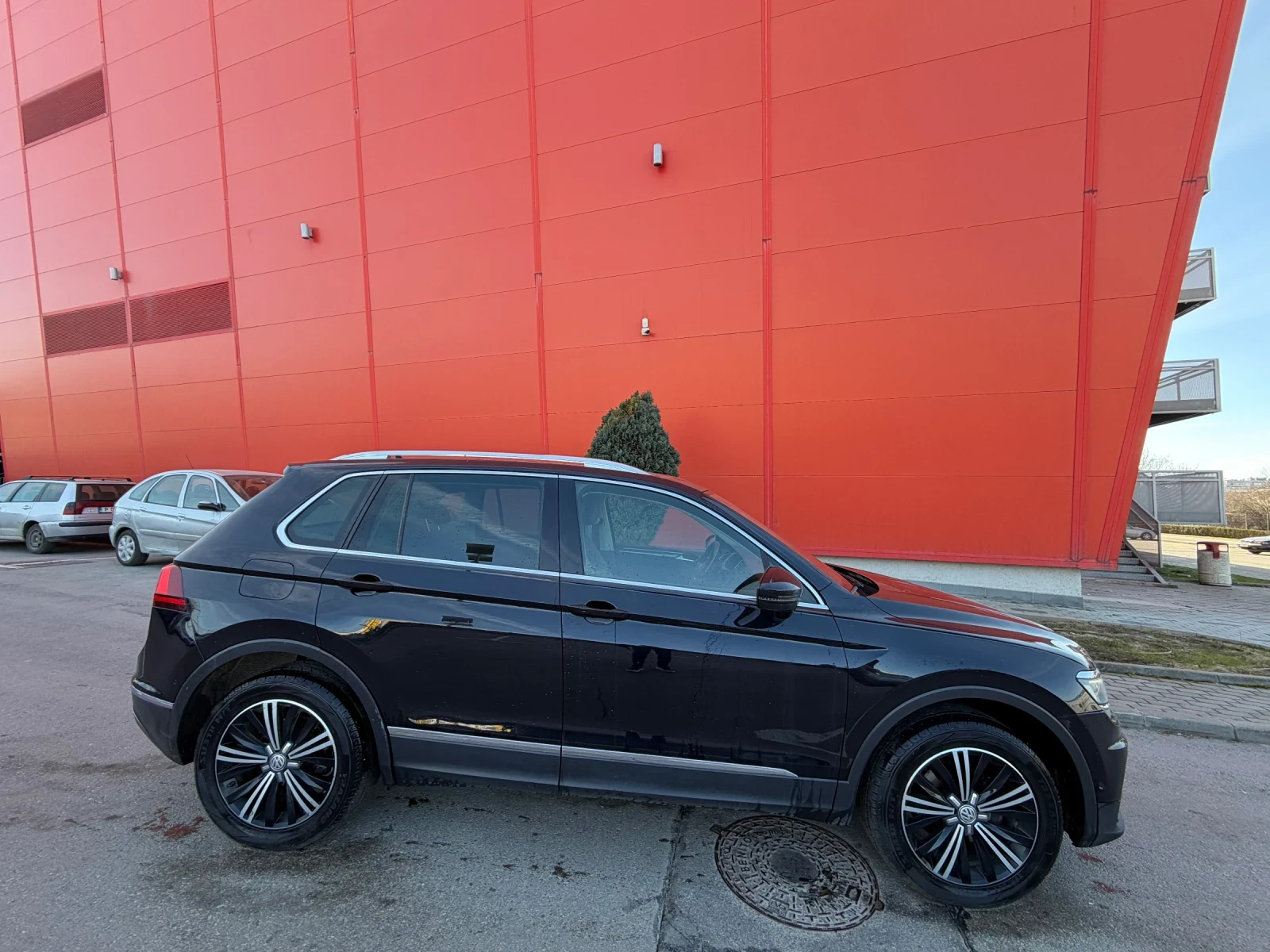 VW Tiguan 2.0TDI* DSG* Digital* LED, снимка 5 - Автомобили и джипове - 52886376