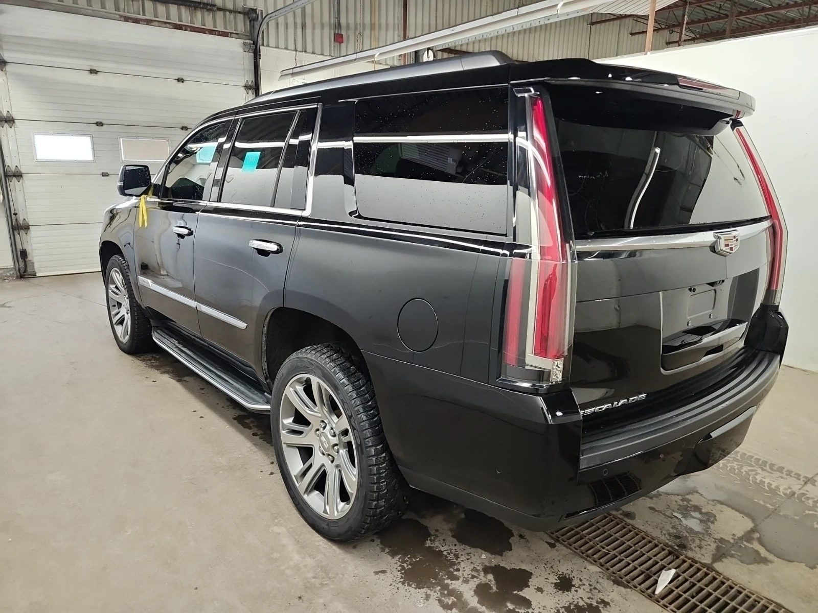 Cadillac Escalade  Premium Luxury | Сервизна история |  - изображение 4