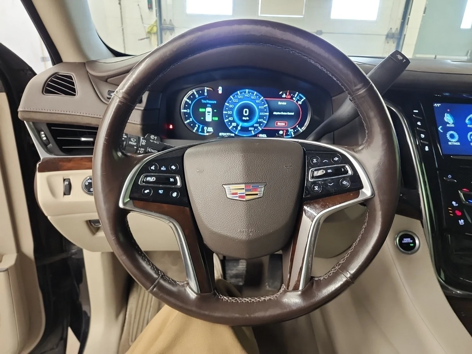 Cadillac Escalade  Premium Luxury | Сервизна история |  - изображение 8