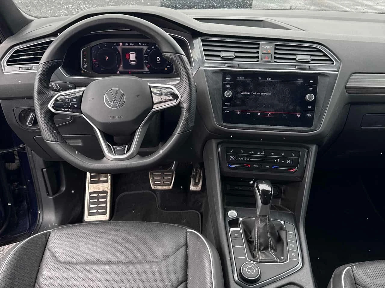 VW Tiguan * Highline R Line * CARFAX * ОТ ПРЕДСТАВИТЕЛСТВО, снимка 9 - Автомобили и джипове - 53911248