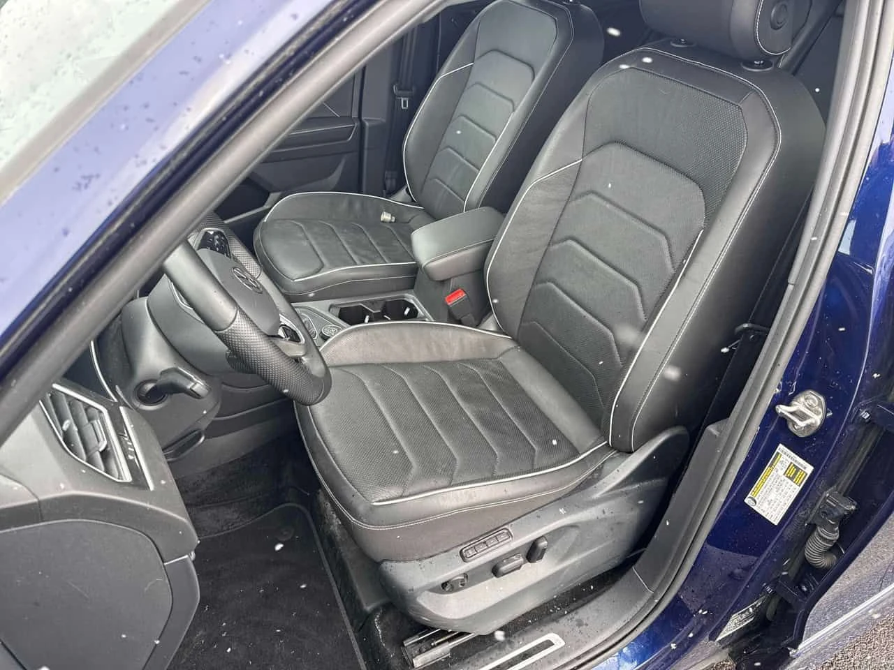 VW Tiguan * Highline R Line * CARFAX * ОТ ПРЕДСТАВИТЕЛСТВО, снимка 12 - Автомобили и джипове - 53911248