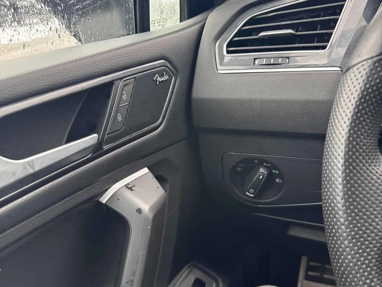 VW Tiguan * Highline R Line * CARFAX * ОТ ПРЕДСТАВИТЕЛСТВО, снимка 15 - Автомобили и джипове - 53911248