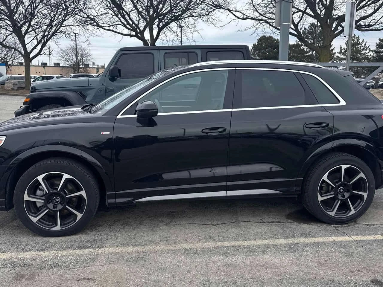 Audi Q3 Progressiv/ПАНОРАМА/ДИСТРОНИК, снимка 3 - Автомобили и джипове - 54223285