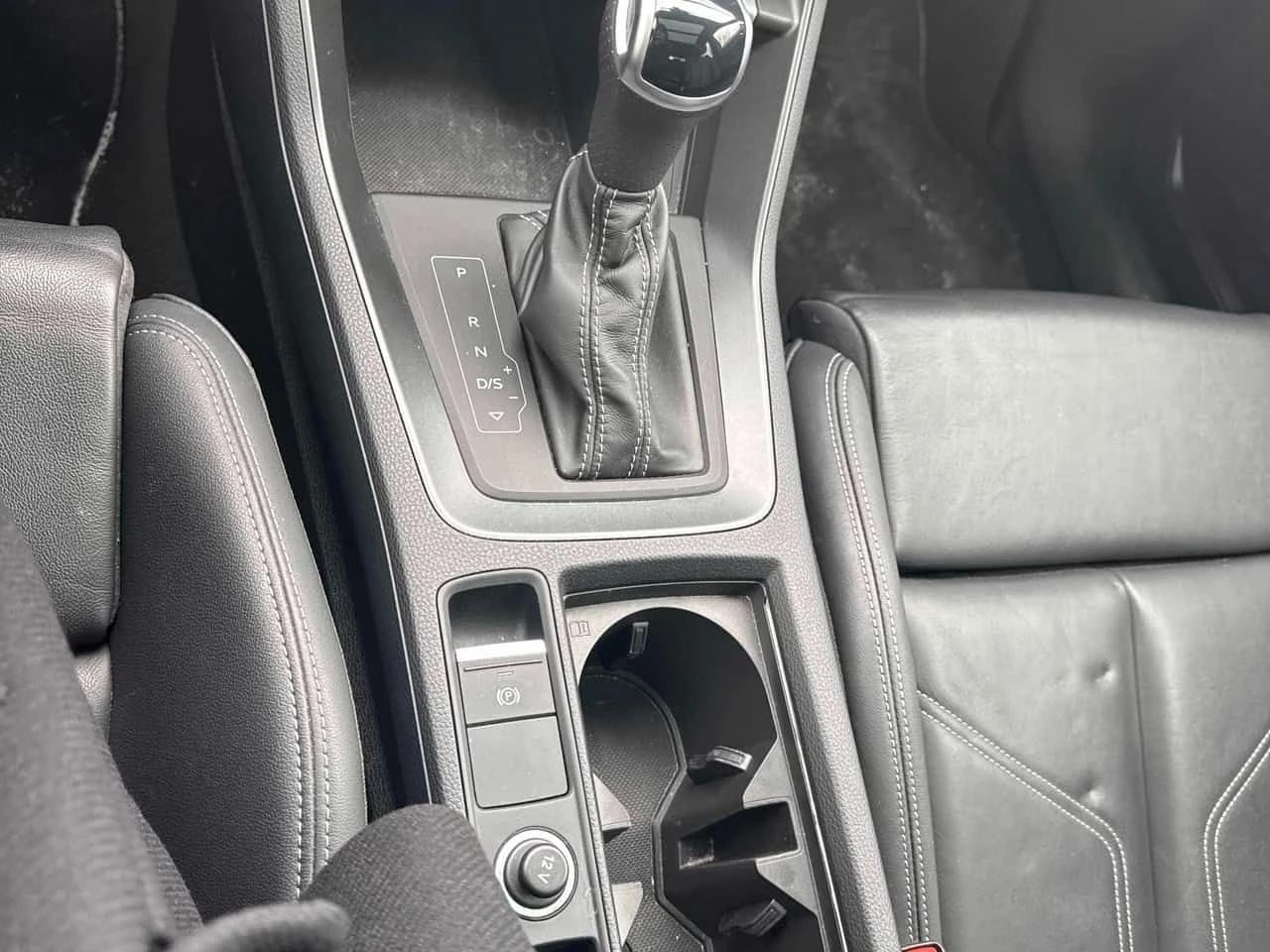 Audi Q3 Progressiv/ПАНОРАМА/ДИСТРОНИК, снимка 9 - Автомобили и джипове - 54223285