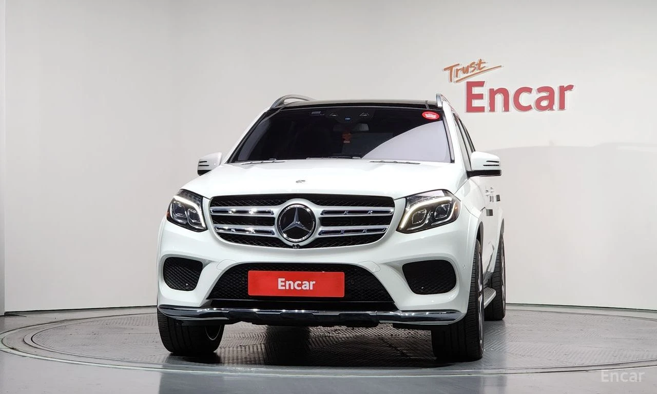 Mercedes-Benz GLS 350 * 4MATIC* AMG* ПОДГРЕВ* ПАНОРАМА* TV* HARMAN KARDO, снимка 3 - Автомобили и джипове - 54460353