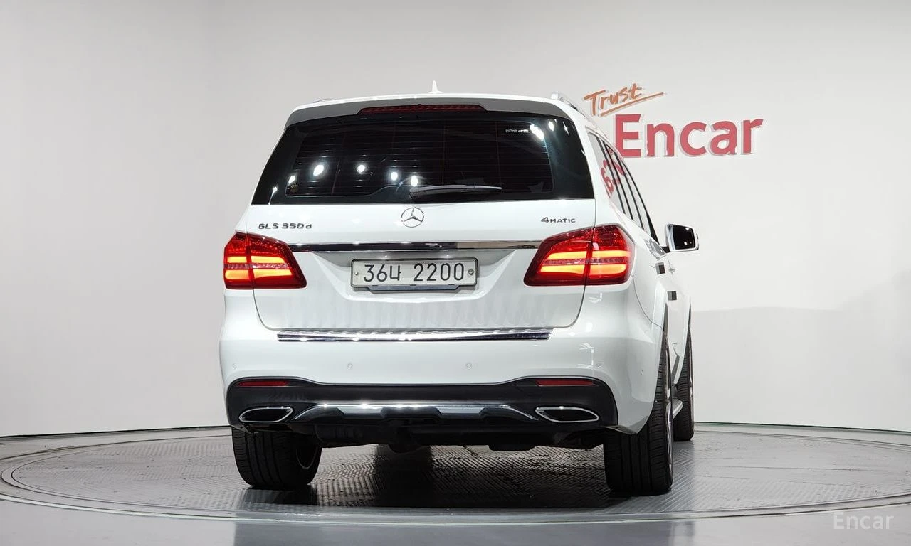Mercedes-Benz GLS 350 * 4MATIC* AMG* ПОДГРЕВ* ПАНОРАМА* TV* HARMAN KARDO, снимка 4 - Автомобили и джипове - 54460353