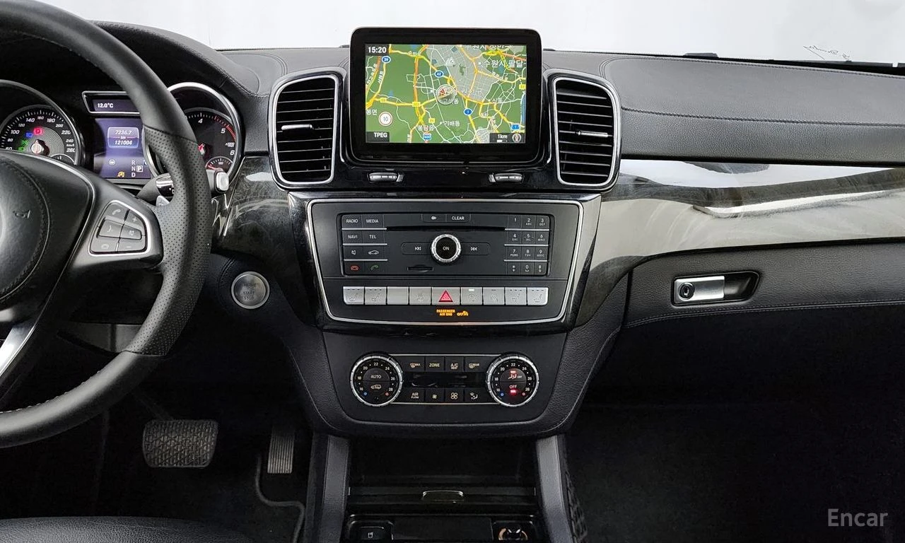 Mercedes-Benz GLS 350 * 4MATIC* AMG* ПОДГРЕВ* ПАНОРАМА* TV* HARMAN KARDO, снимка 13 - Автомобили и джипове - 54460353