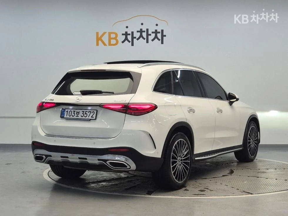 Mercedes-Benz GLC 300 4MATIC AMG LINE HEAD UP 360CAM PANORAMA ОБДУХ, снимка 2 - Автомобили и джипове - 55528638
