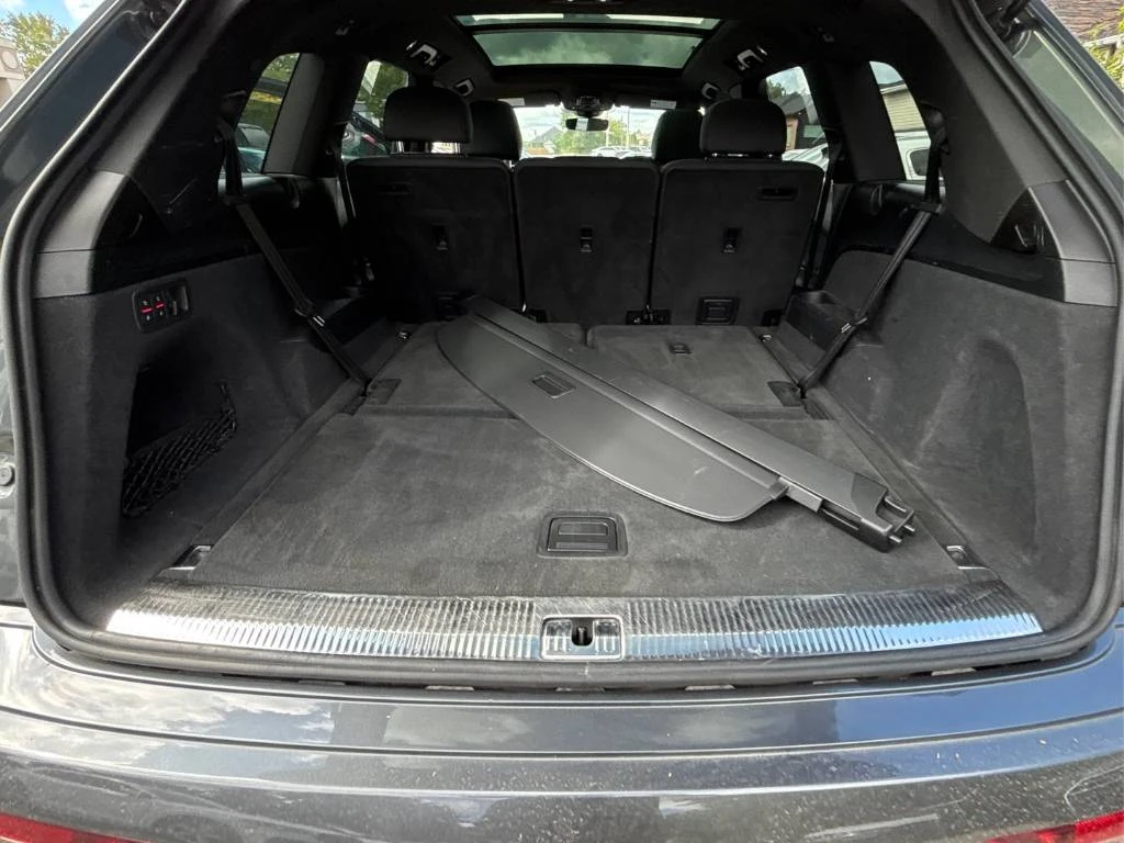 Audi Q7 Progressiv 55 TFSI* CARFAX* ОПЦИЯ ЗА ФИНАНСИРАНЕ* , снимка 13 - Автомобили и джипове - 56214910