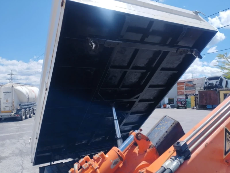 Mercedes-Benz 814d Самосвал с кран , снимка 9 - Камиони - 52620488