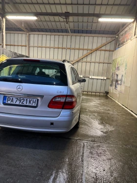 Mercedes-Benz E 320, снимка 2