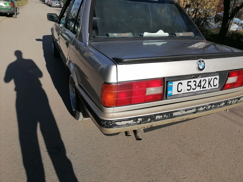 BMW 320, снимка 10 - Автомобили и джипове - 47760750