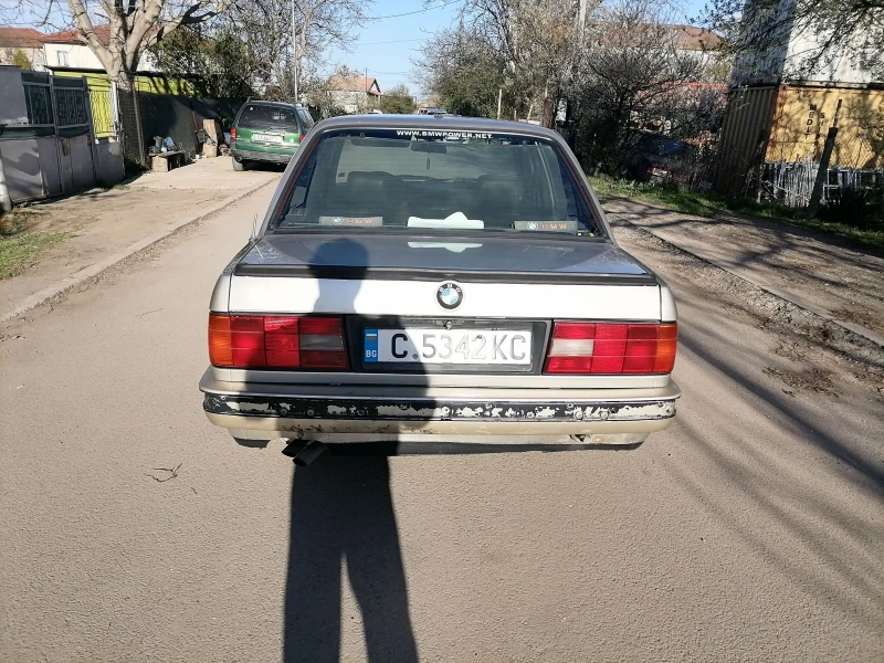 BMW 320, снимка 9 - Автомобили и джипове - 47760750