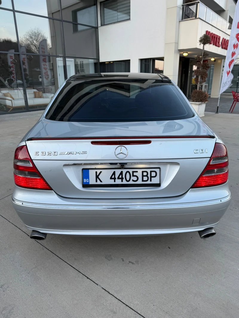 Mercedes-Benz E 320 AVANTGARDE/PANORAMA/NAVI, снимка 4 - Автомобили и джипове - 48556624