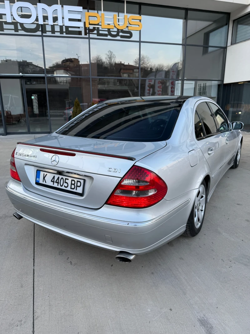 Mercedes-Benz E 320 AVANTGARDE/PANORAMA/NAVI, снимка 5 - Автомобили и джипове - 48556624