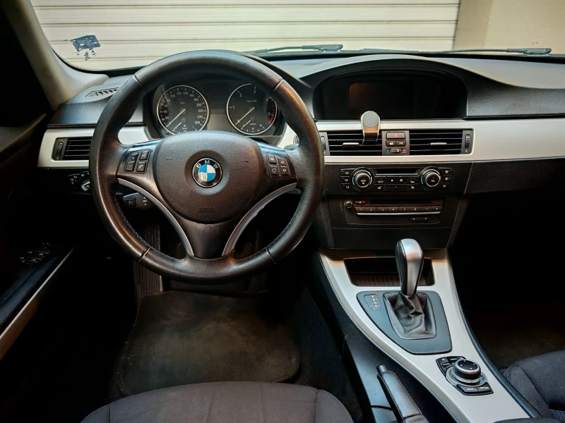 BMW 320 D* Facelift* , снимка 9 - Автомобили и джипове - 48604712