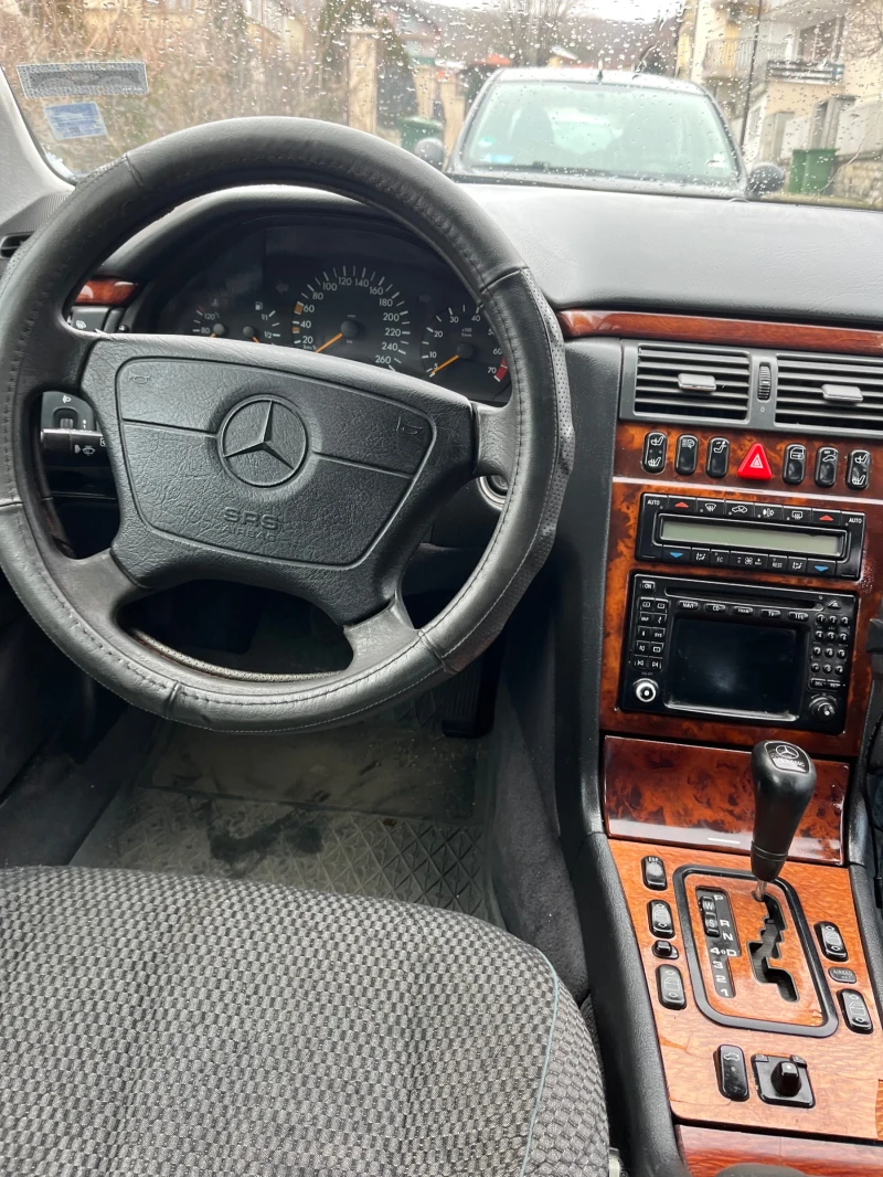 Mercedes-Benz 320, снимка 15 - Автомобили и джипове - 49172017