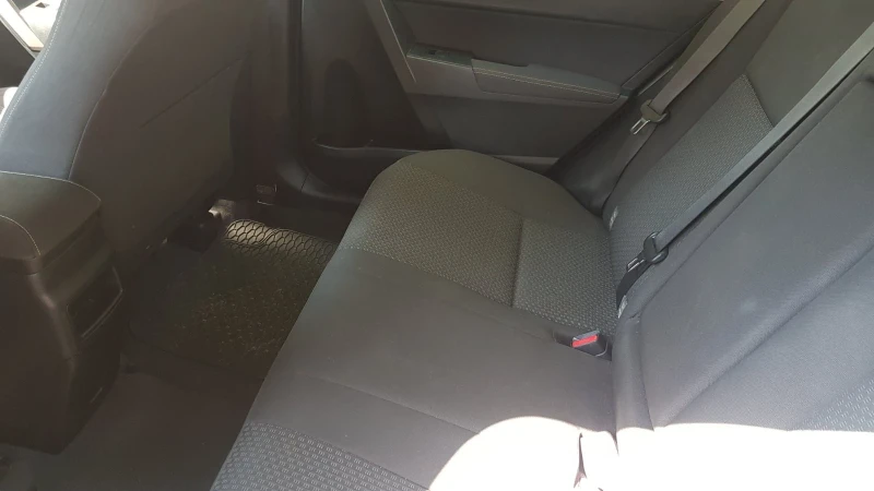 Toyota Corolla, снимка 13 - Автомобили и джипове - 51001036