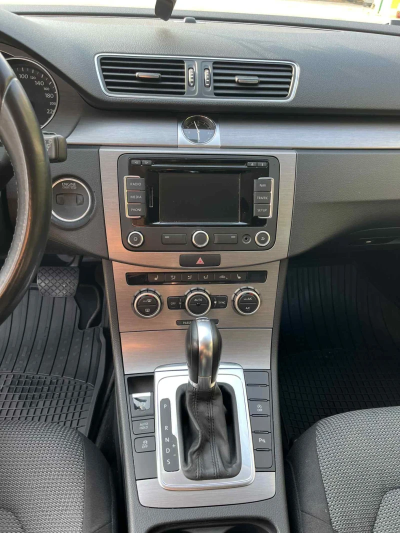 VW Passat B7, 1.4 Benzin , снимка 13 - Автомобили и джипове - 52829973