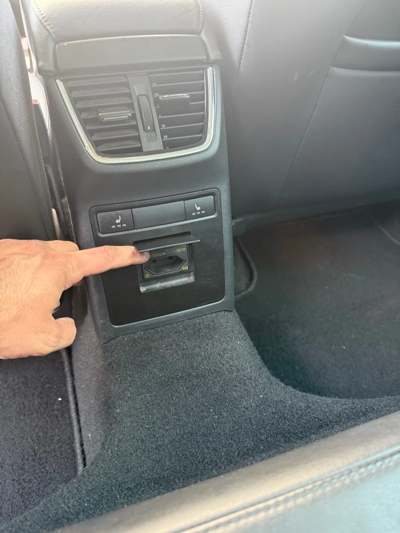 Skoda Octavia 2.0 TDI, снимка 11 - Автомобили и джипове - 52477680