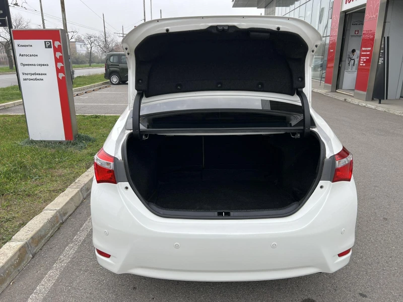 Toyota Corolla 1.6 CVT SOL, снимка 9 - Автомобили и джипове - 52640688