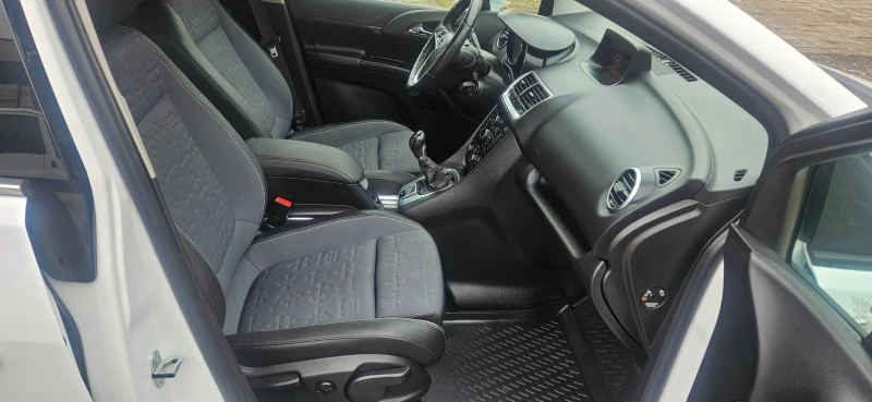 Opel Meriva 1.6 CDTI, TOP , снимка 9 - Автомобили и джипове - 53271585