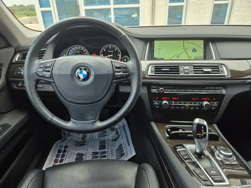 BMW 730 xDrive, снимка 10 - Автомобили и джипове - 55349252