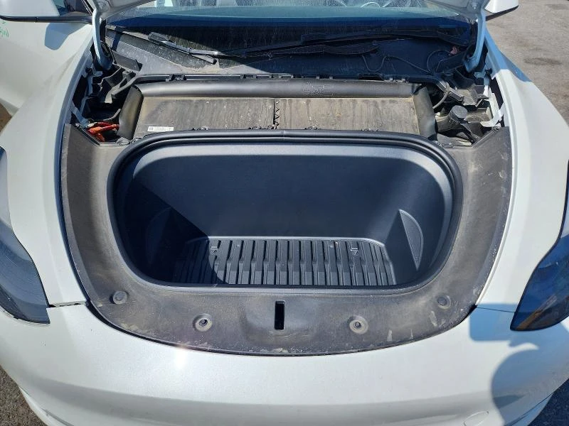 Tesla Model Y LONG RANGE DUAL MOTOR AWD ТЕРМОПОМПА, снимка 11 - Автомобили и джипове - 55582598
