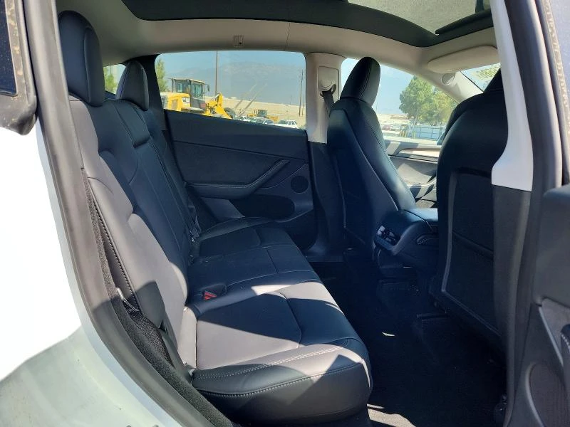 Tesla Model Y LONG RANGE DUAL MOTOR AWD ТЕРМОПОМПА, снимка 10 - Автомобили и джипове - 55582598