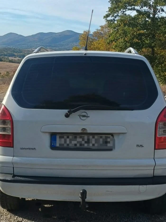 Opel Zafira, снимка 2 - Автомобили и джипове - 56412371