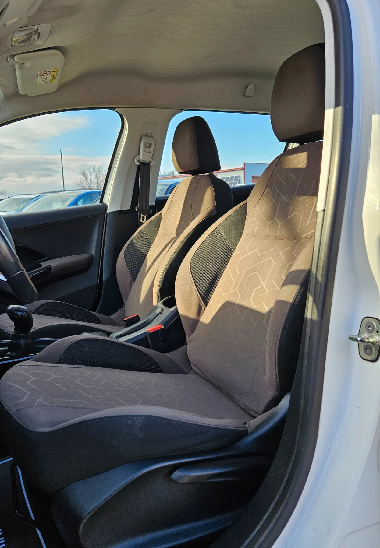 Peugeot 2008 1.6HDI  | Mobile.bg   11