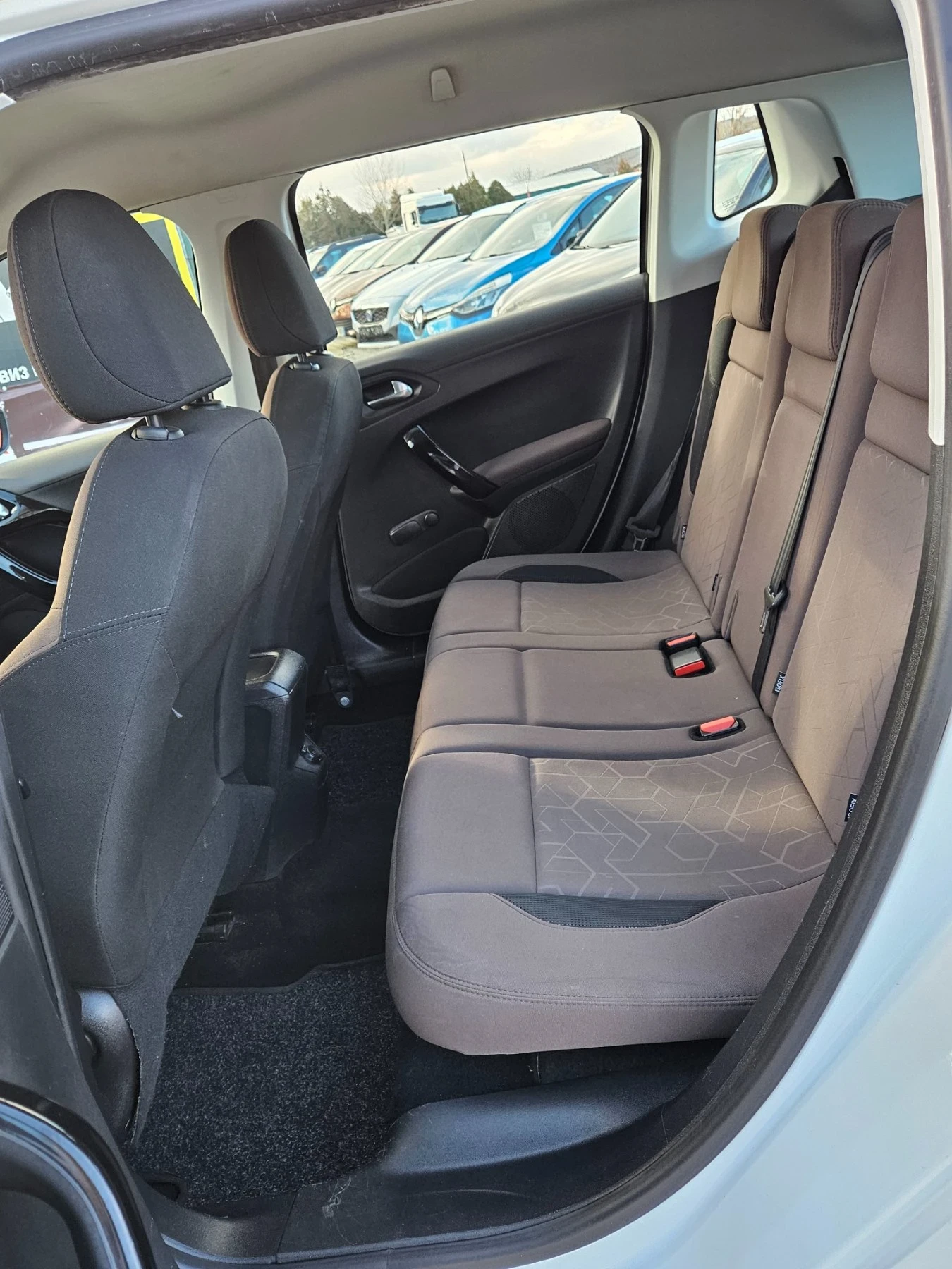 Peugeot 2008 1.6HDI  | Mobile.bg   12