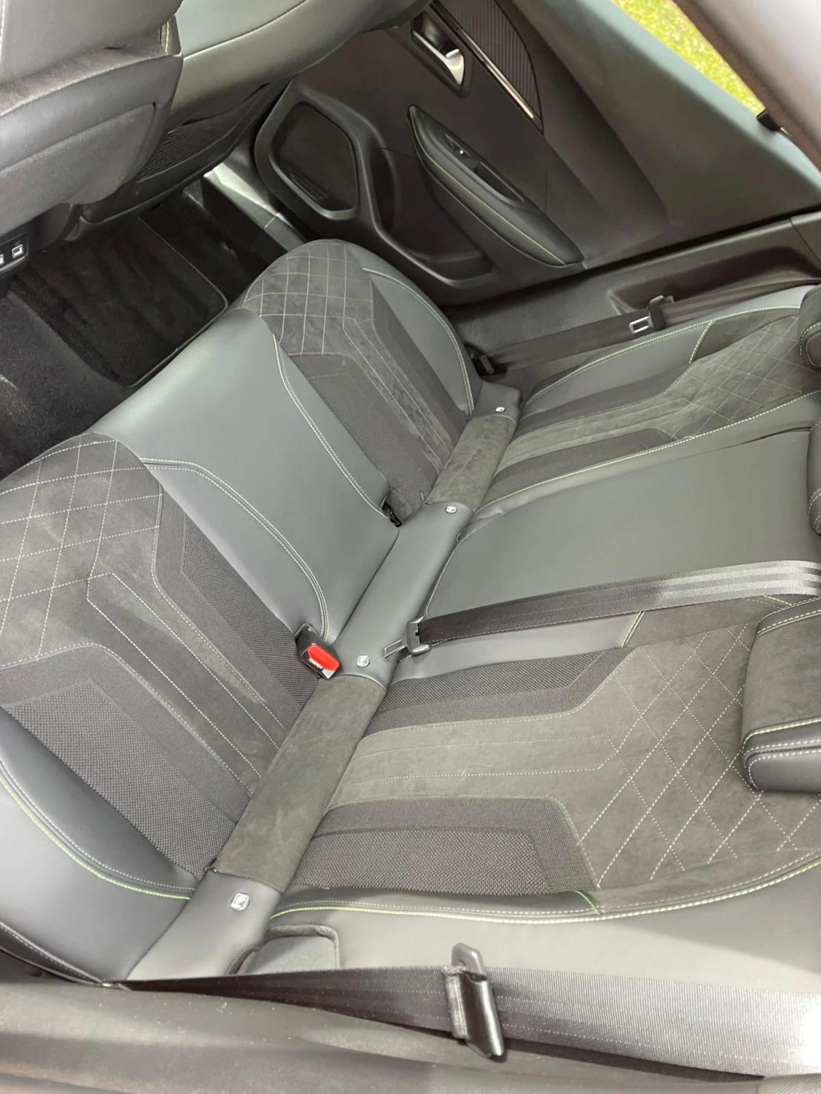 Peugeot 2008 1. 5GT BlueHDi 131 S&S EAT8 - изображение 8