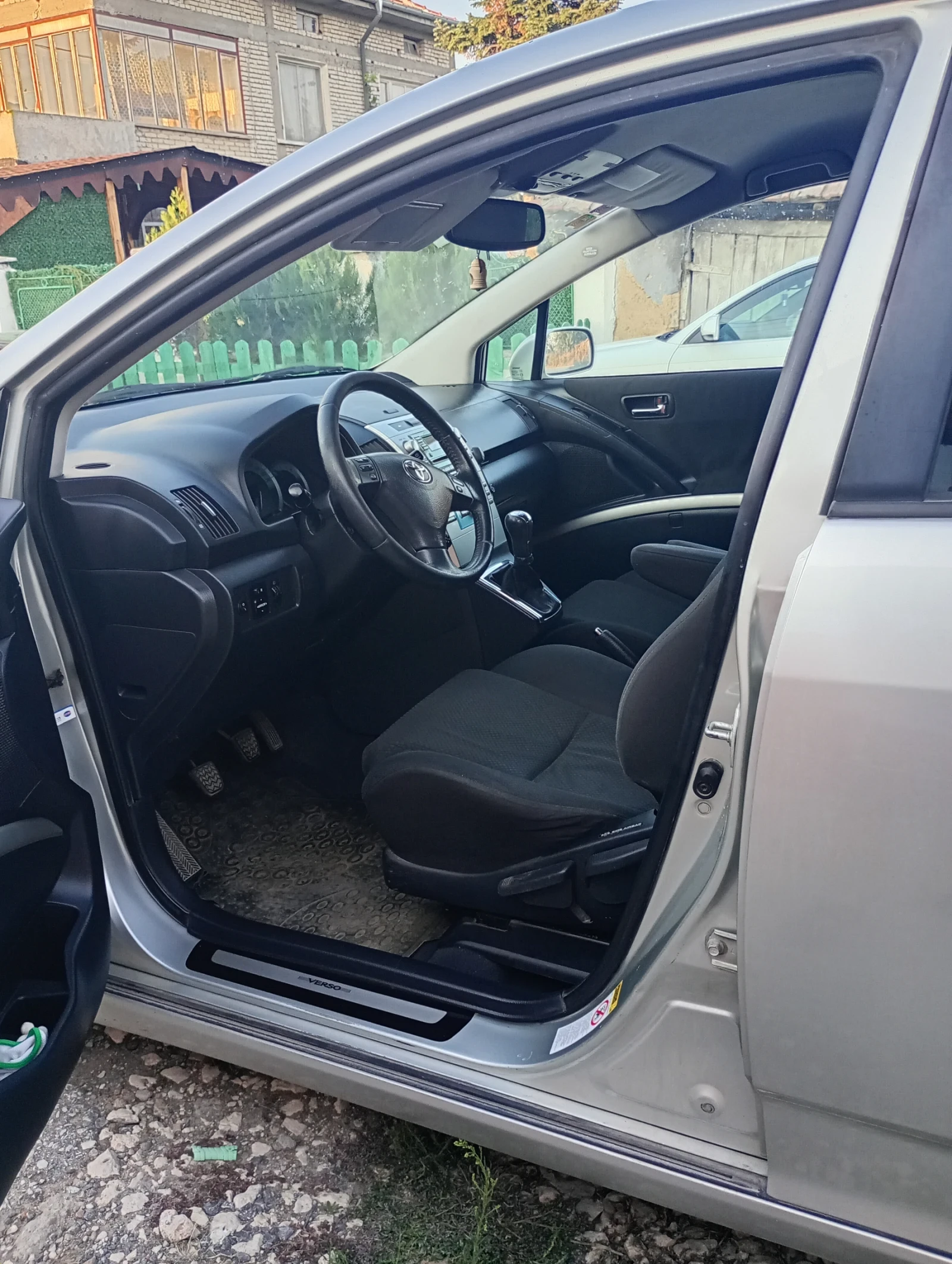 Toyota Corolla verso  - изображение 9