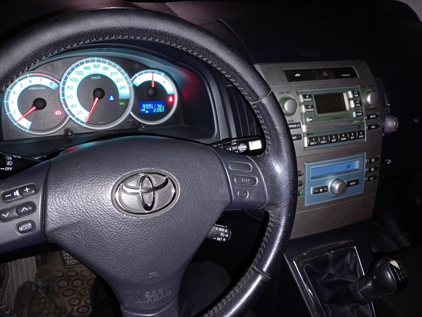 Toyota Corolla verso  - изображение 8
