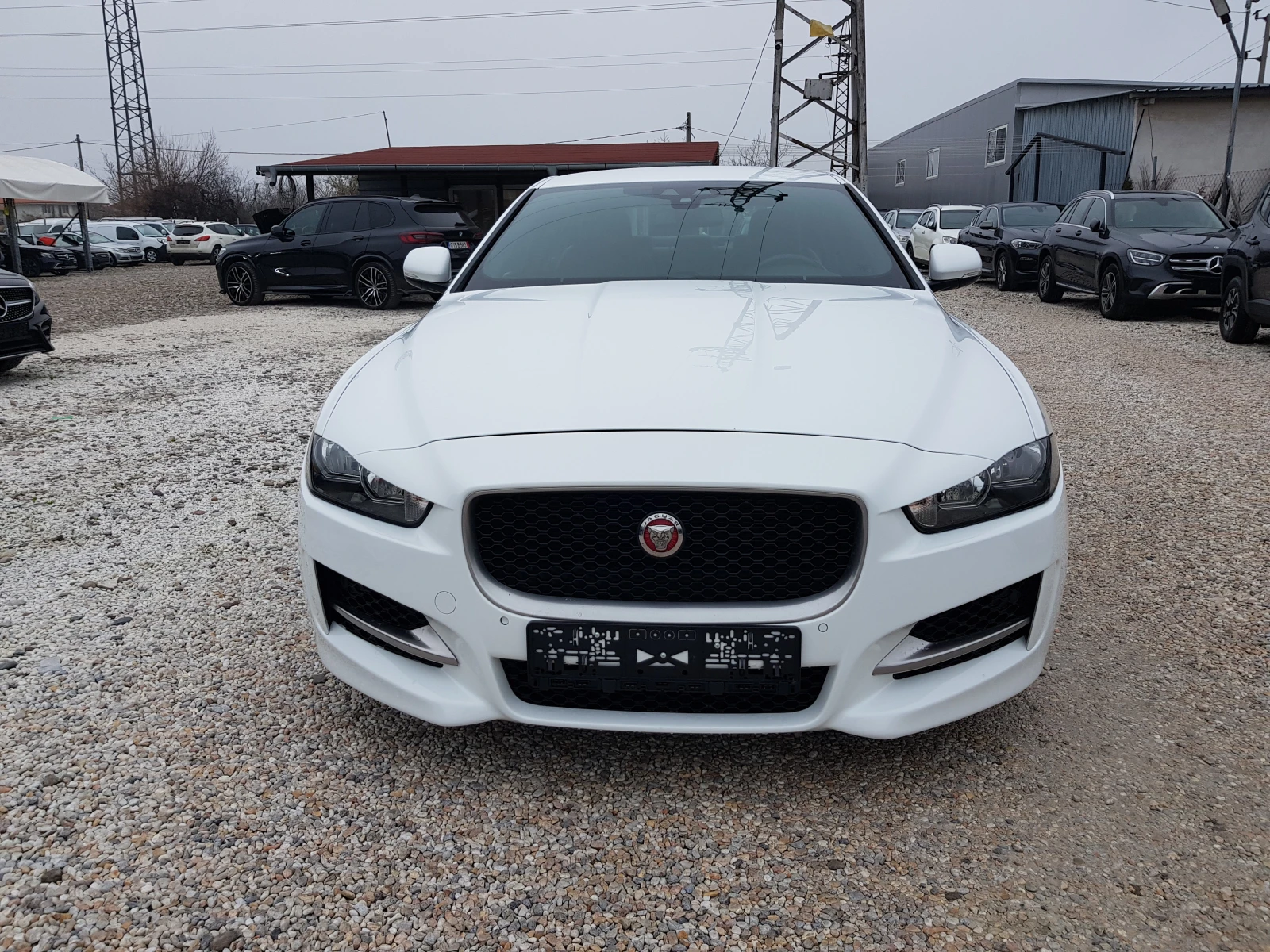 Jaguar XE R-SPORT 2.0D-180 к.с. EURO 6B 158 372 км - изображение 2