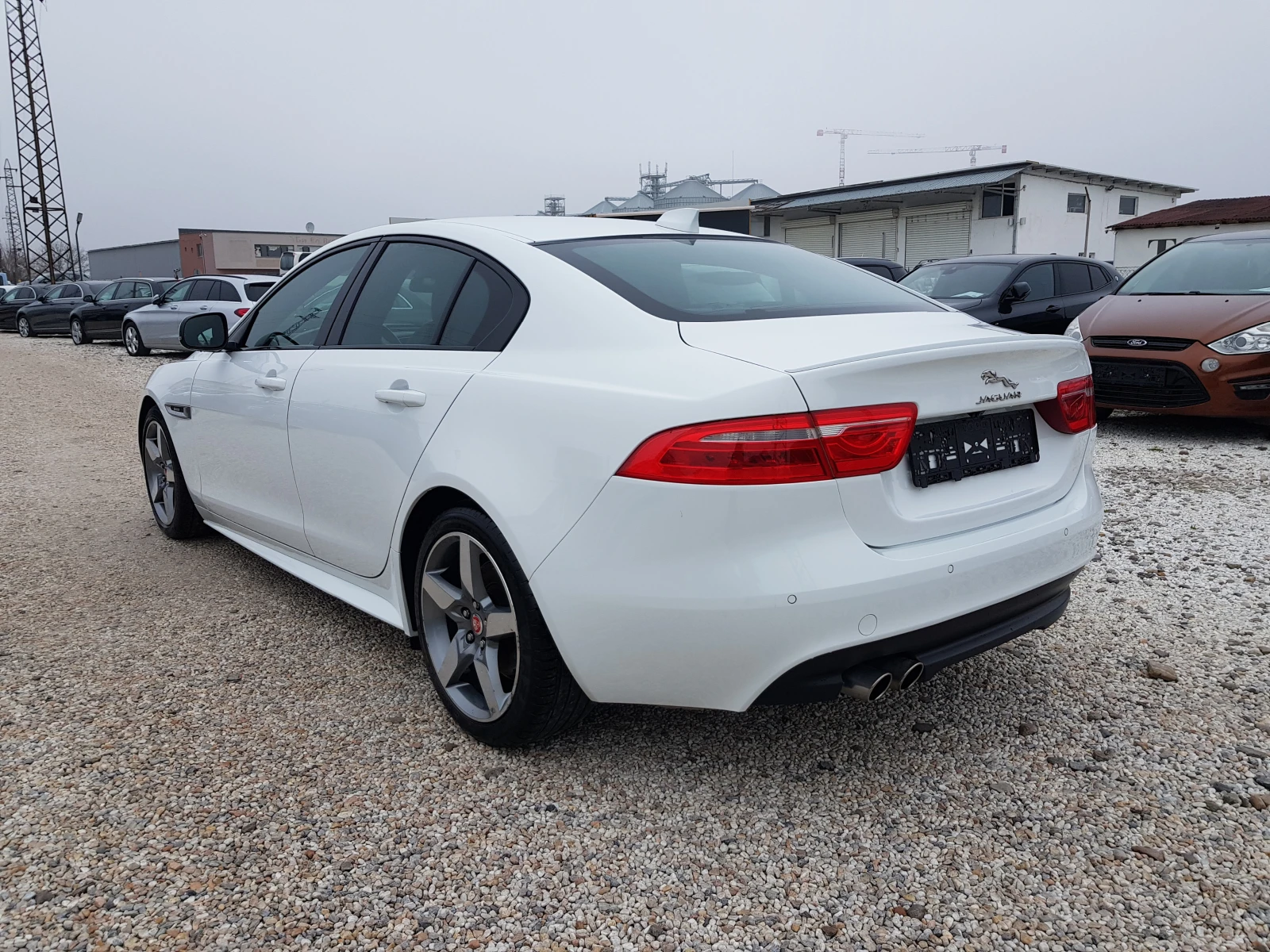 Jaguar XE R-SPORT 2.0D-180 к.с. EURO 6B 158 372 км - изображение 7